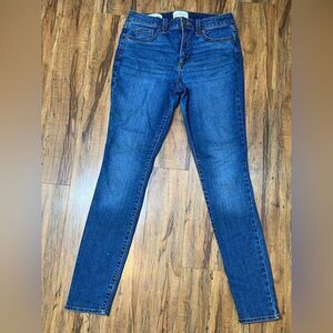 Universal Thread high rise denim jeans size 6/28L